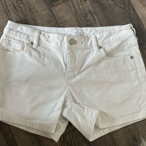 NEW YORK & Company sz 2 white JEAN Shorts SOHO Mid waist